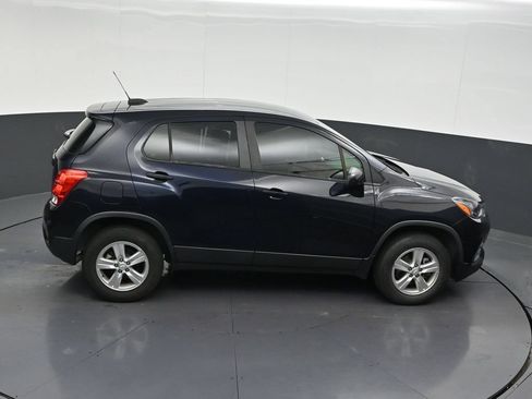 Used 2022 Chevrolet Trax LS AWD/4WD image 20