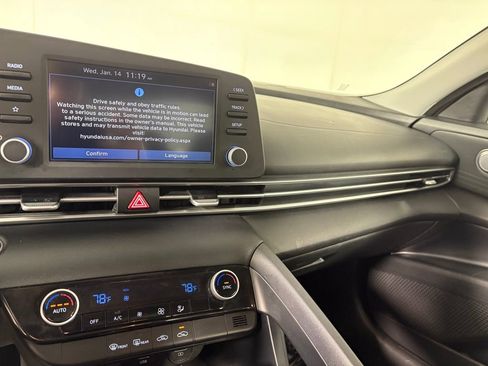 Used 2021 Hyundai Elantra SEL image 17