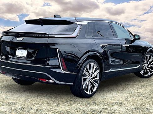 Used 2024 Cadillac Lyriq Luxury w/ Nappa Leather Package RWD image 5
