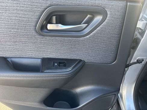 Used 2021 Nissan Rogue SV image 23