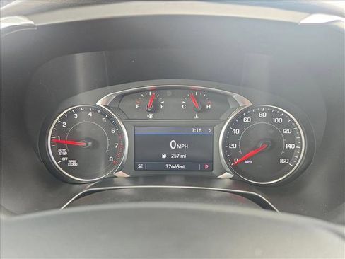 Used 2025 Chevrolet Blazer LT FWD image 11