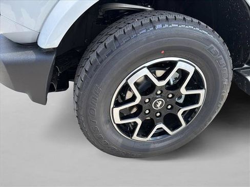 New 2026 Ford Bronco Outer Banks AWD/4WD image 9