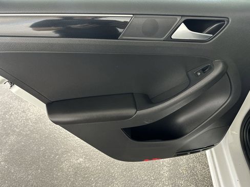 Used 2018 Volkswagen Jetta Sport image 34