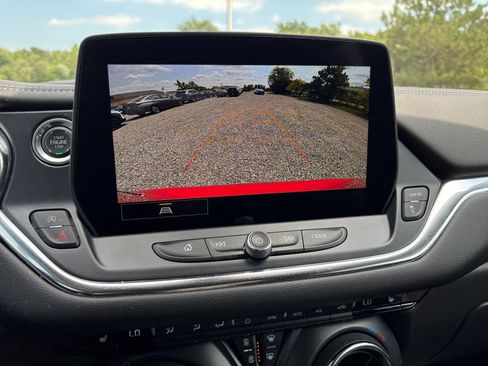 Used 2025 Chevrolet Blazer LT FWD image 25