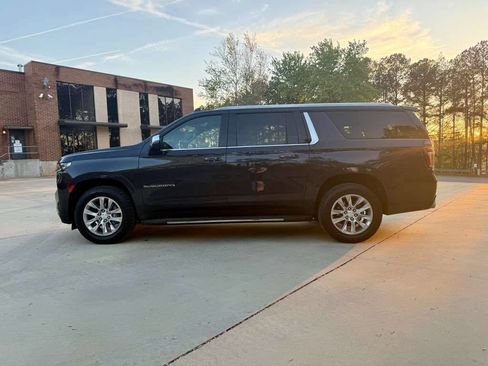 Used 2023 Chevrolet Suburban Premier image 4