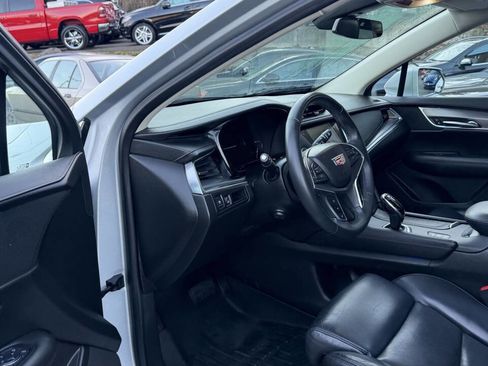 Used 2017 Cadillac XT5 Luxury w/ Driver Awareness Package image 27