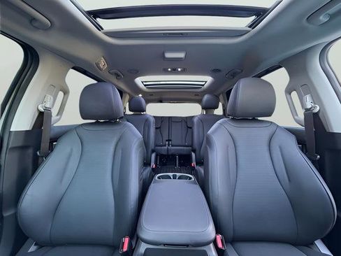 Used 2026 Kia Carnival SX Prestige FWD image 22