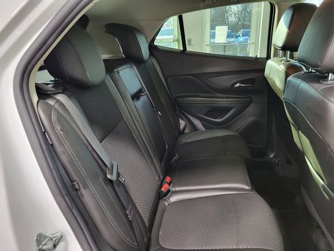 Used 2022 Buick Encore Preferred image 20