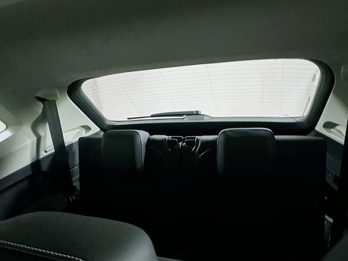 Used 2022 Volkswagen Tiguan SE image 28