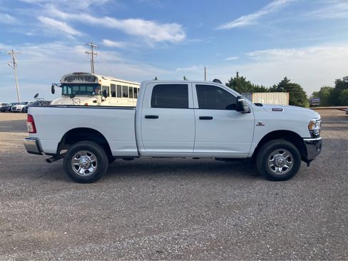 Used 2024 RAM 2500 Tradesman w/ Chrome Appearance Group AWD/4WD image 8