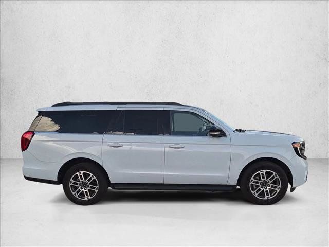 Used 2025 Ford Expedition Max Active AWD/4WD image 4