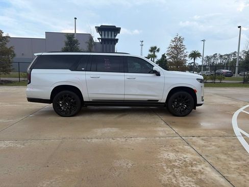 Used 2024 Cadillac Escalade ESV Sport w/ LPO, ONYX Package AWD/4WD image 2