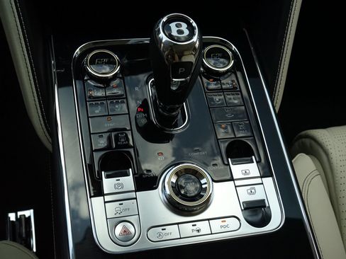 Used 2023 Bentley Flying Spur Azure AWD/4WD image 20
