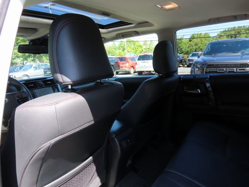 Used 2021 Toyota 4Runner Venture image 32