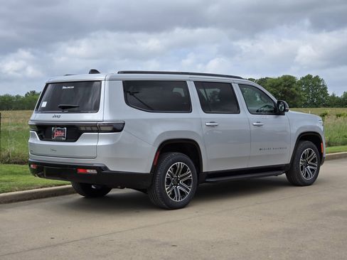 New 2026 Jeep Grand Wagoneer L 4WD image 3
