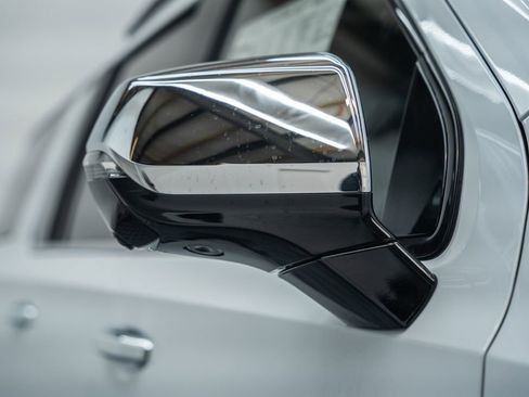 New 2026 Chevrolet Suburban Premier w/ Sun And Tow Package AWD/4WD image 16