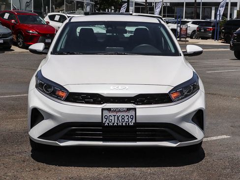 Used 2023 Kia Forte LXS w/ LXS Technology Package FWD image 2