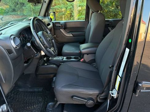 Used 2015 Jeep Wrangler Unlimited Sport AWD/4WD image 5