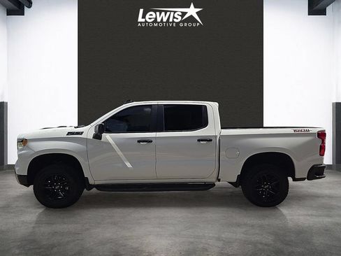 Used 2024 Chevrolet Silverado 1500 LT Trail Boss w/ LT Trail Boss Premium Package AWD/4WD image 2
