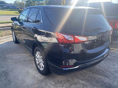 Used 2018 Chevrolet Equinox LT FWD image 2
