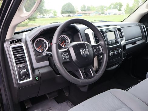 Used 2020 RAM 1500 Classic SLT RWD image 15