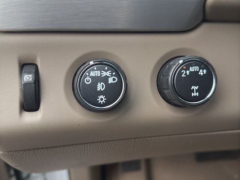 Used 2020 GMC Yukon SLT w/ Open Road Package AWD/4WD image 17