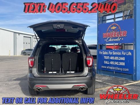 Used 2017 Ford Explorer XLT image 7
