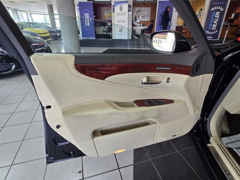 Used 2011 Lexus LS 460 L w/ Luxury Pkg AWD/4WD image 7