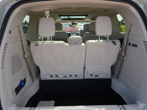 Used 2021 Chrysler Pacifica Limited AWD/4WD image 27