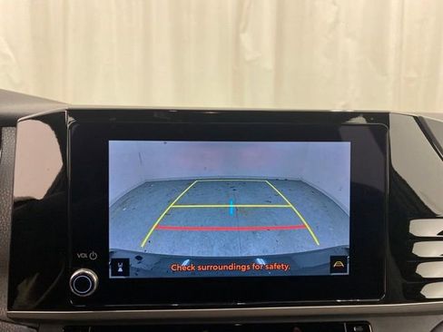 Used 2025 Toyota Camry SE image 18