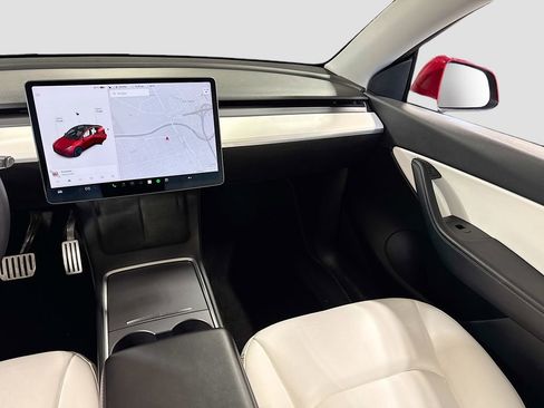 Used 2021 Tesla Model Y Performance image 23