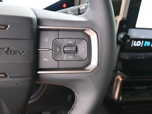 New 2025 GMC Hummer EV 2X image 35