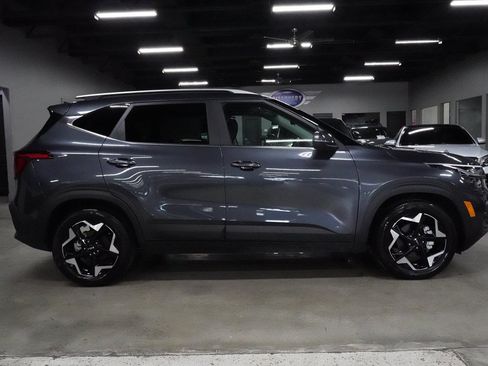 Used 2025 Kia Seltos EX w/ EX Sunroof Package FWD image 6
