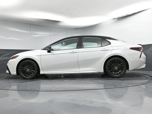 Used 2022 Toyota Camry XSE image 30