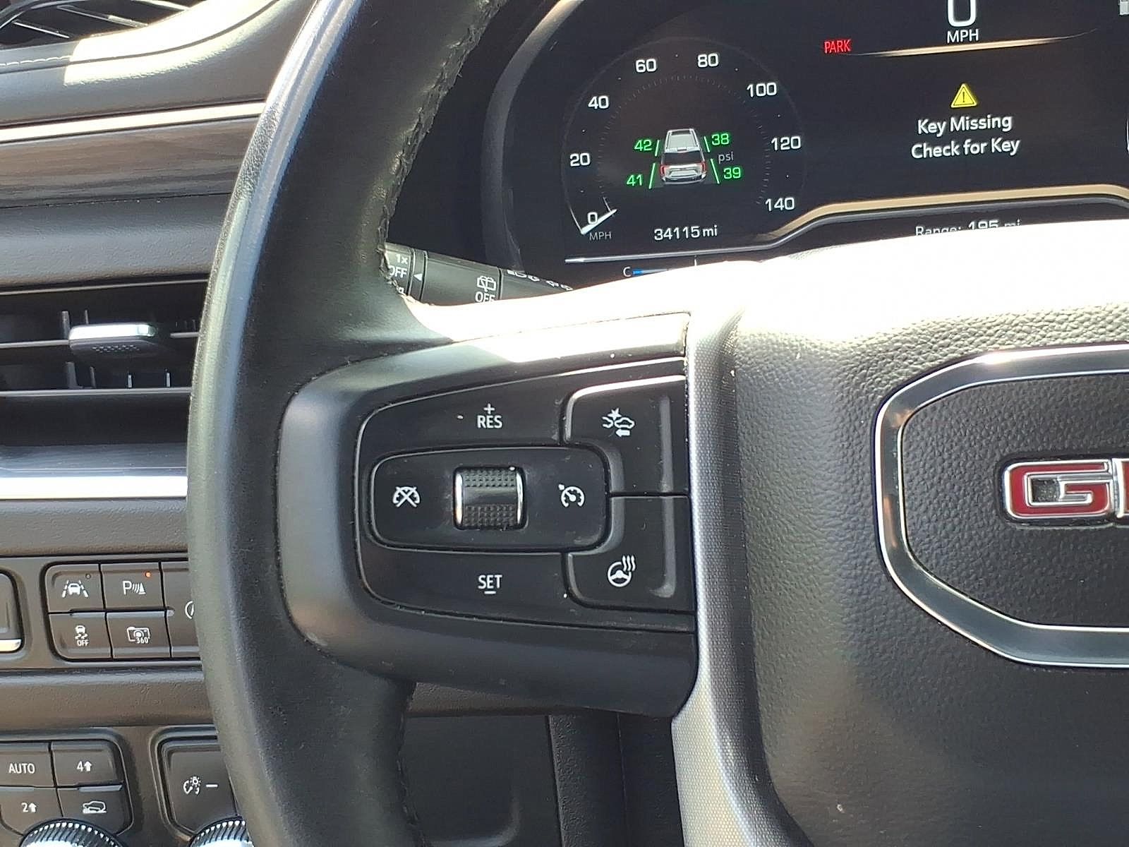 Certified 2023 GMC Yukon XL SLT w/ SLT Premium Package AWD/4WD image 19