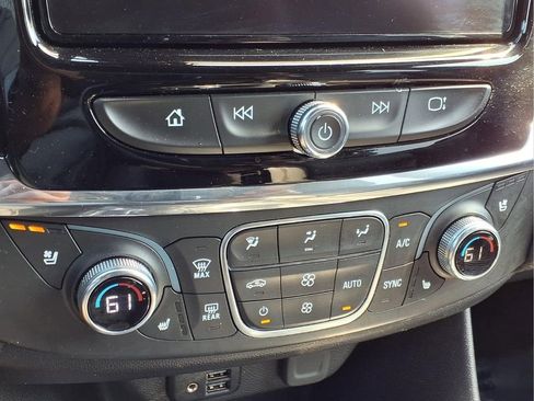 Used 2023 Chevrolet Traverse High Country w/ LPO, Floor Liner Package AWD/4WD image 11