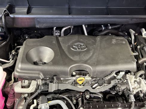 Used 2023 Toyota Highlander XLE image 30