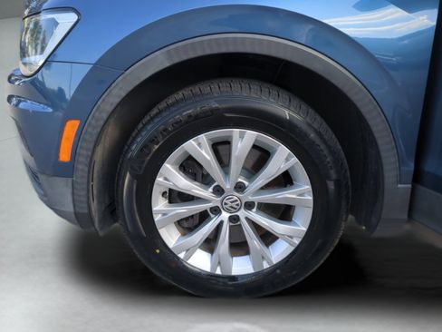 Used 2018 Volkswagen Tiguan SEL FWD image 32