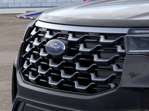 New 2026 Ford Explorer Platinum w/ LUX Leather Package AWD/4WD image 17