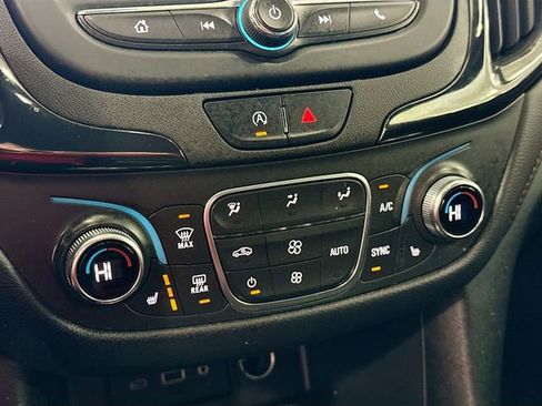 Used 2022 Chevrolet Equinox RS image 16