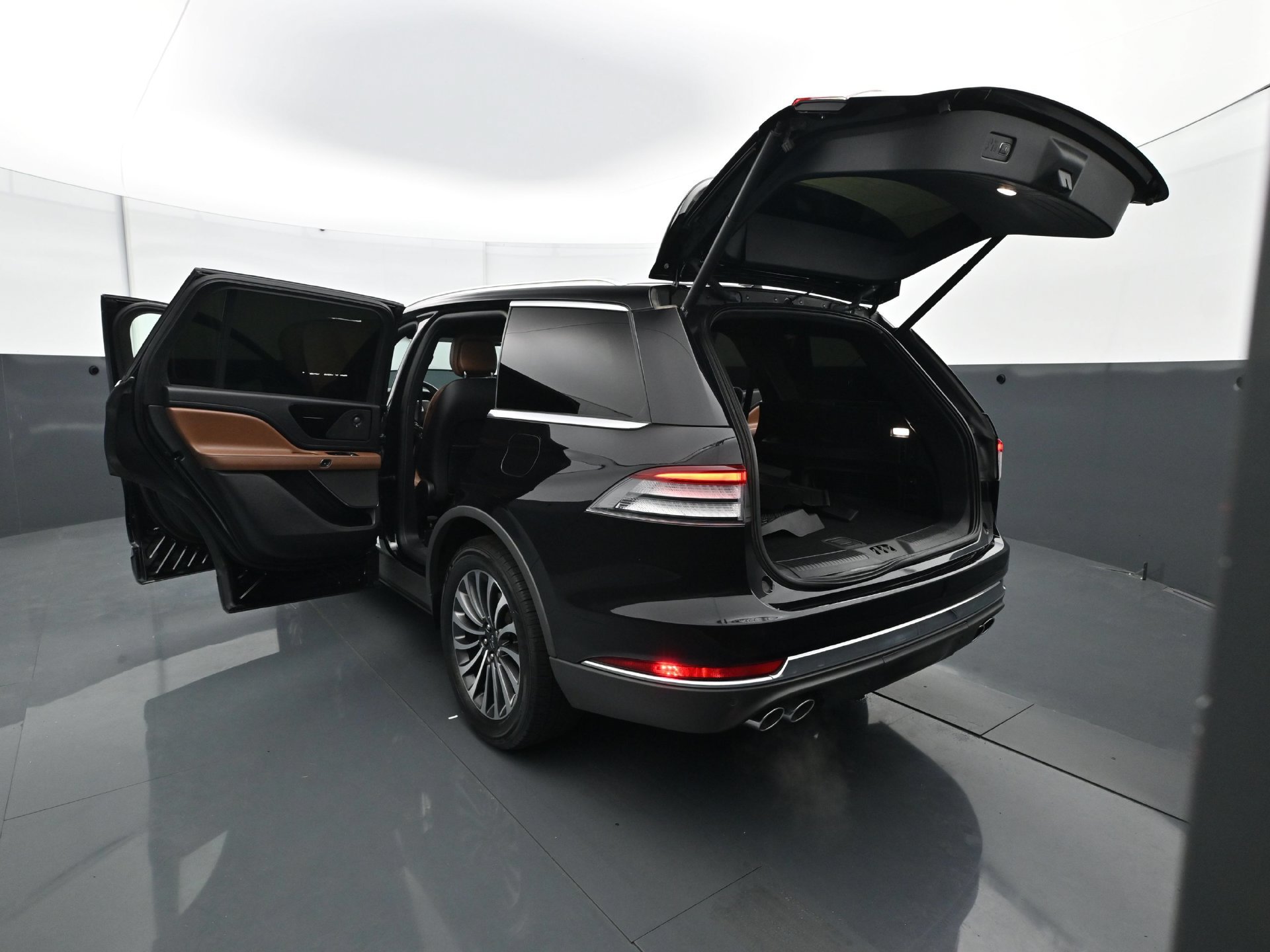 Used 2020 Lincoln Aviator Reserve w/ Class IV Trailer Tow Package AWD/4WD image 34