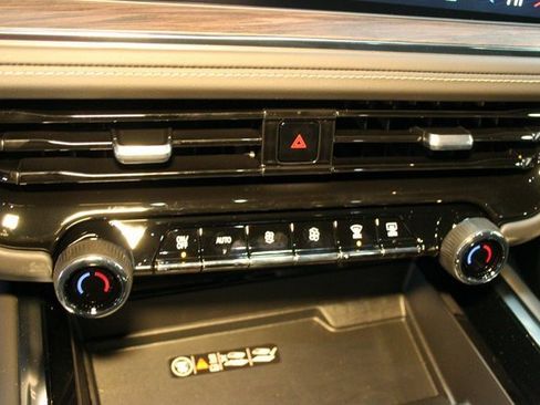 New 2025 Chevrolet Suburban Premier w/ Sun And Tow Package image 29