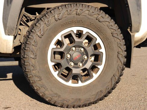 Used 2024 Toyota Tacoma TRD Off-Road w/ TRD Off Road Premium Package AWD/4WD image 9
