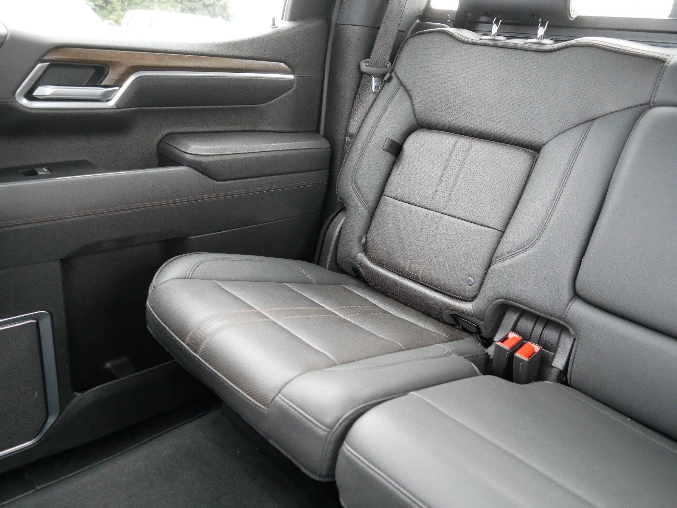 Certified 2025 Chevrolet Silverado 1500 High Country w/ High Country Premium Package AWD/4WD image 12