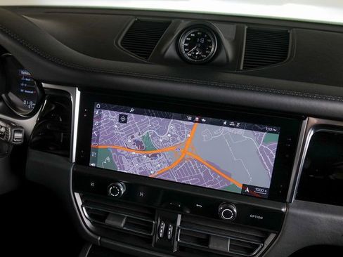 Certified 2023 Porsche Macan Turbo AWD/4WD image 18