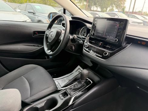 Used 2022 Toyota Corolla LE image 17