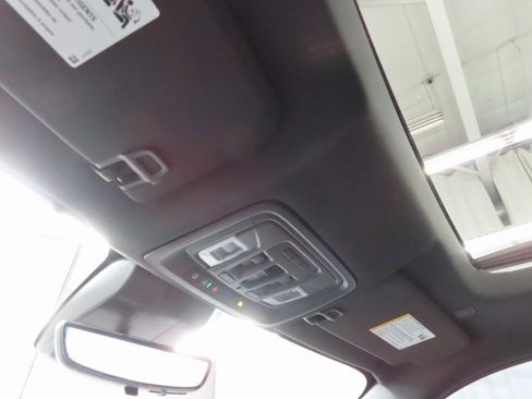 Used 2025 Chevrolet Silverado 2500 ZR2 w/ Technology Package image 25