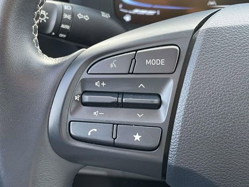 Certified 2024 Hyundai Venue Limited image 10