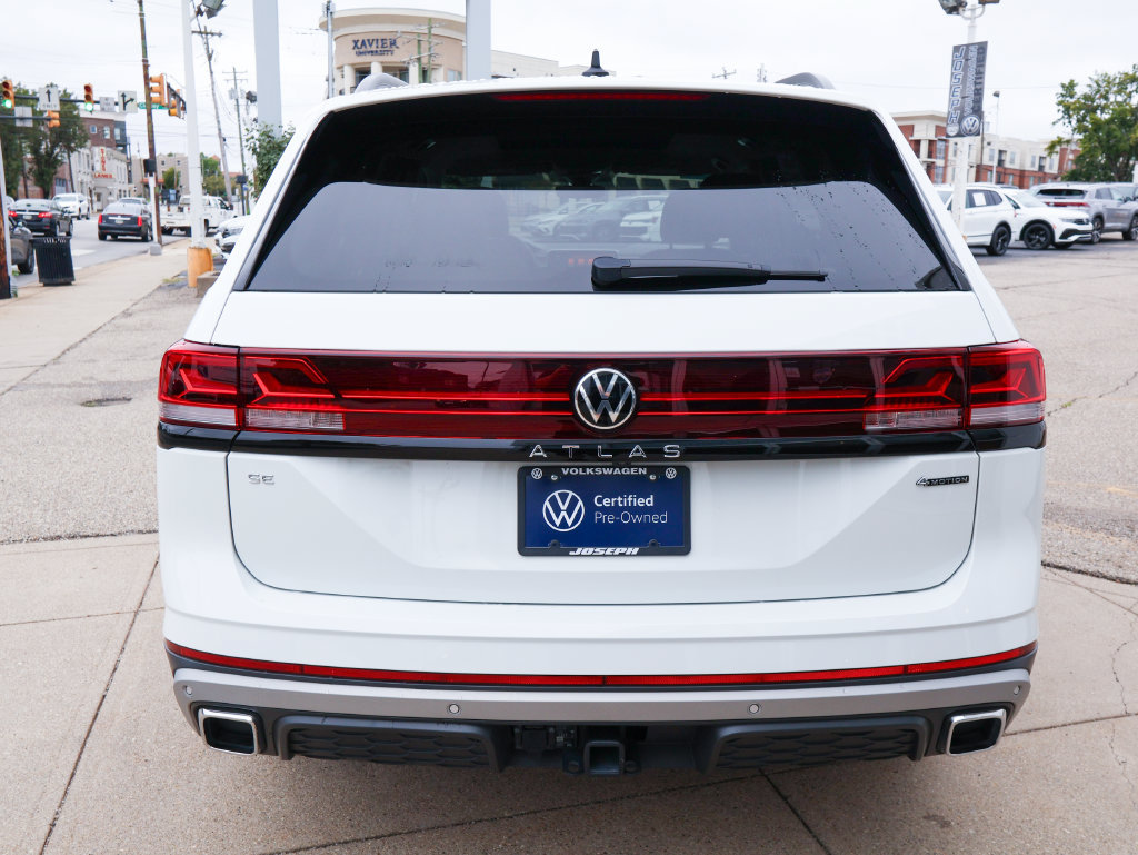 Used 2025 Volkswagen Atlas Peak Edition SE AWD/4WD image 4