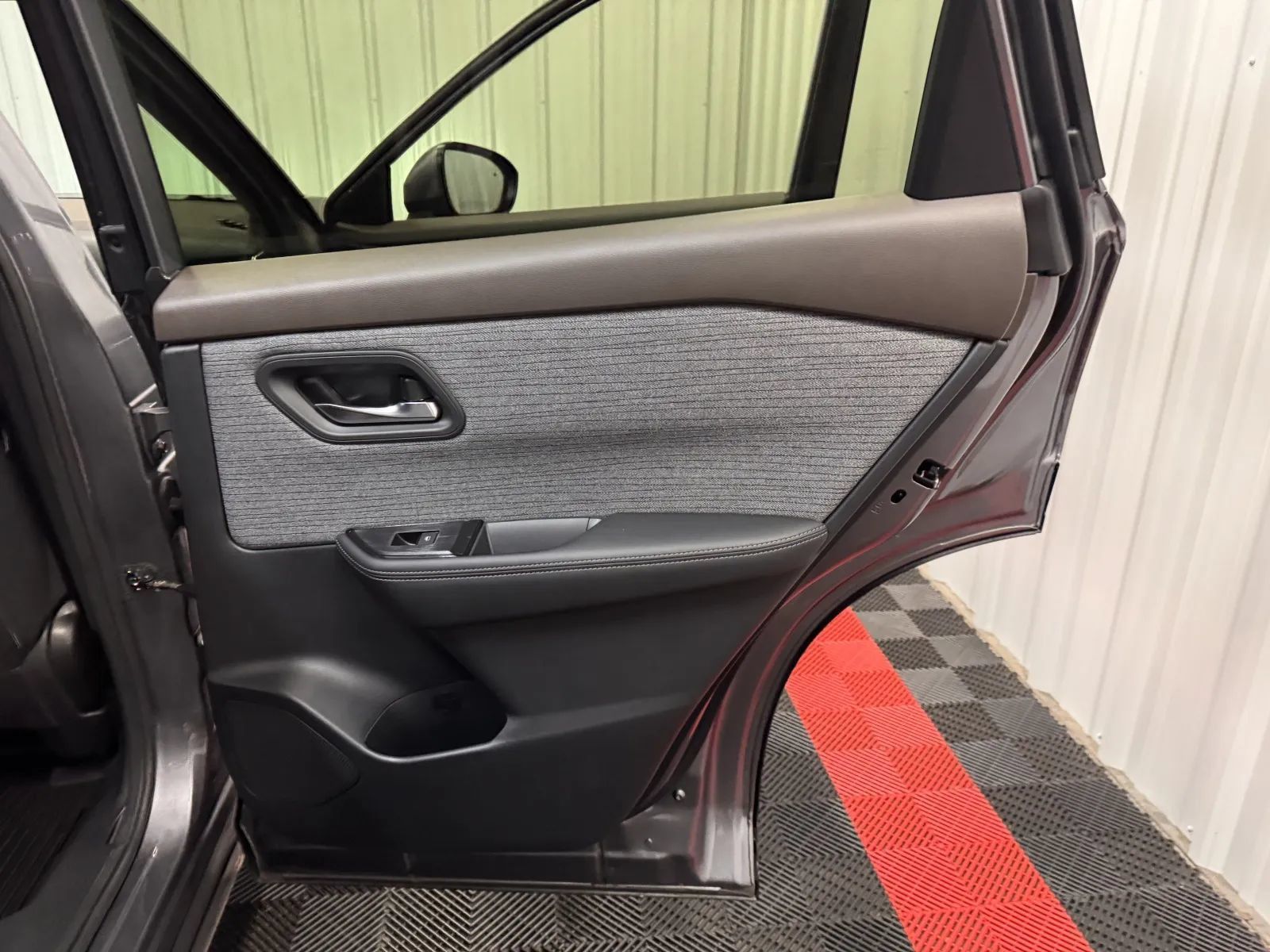 Used 2023 Nissan Rogue SV AWD/4WD image 38
